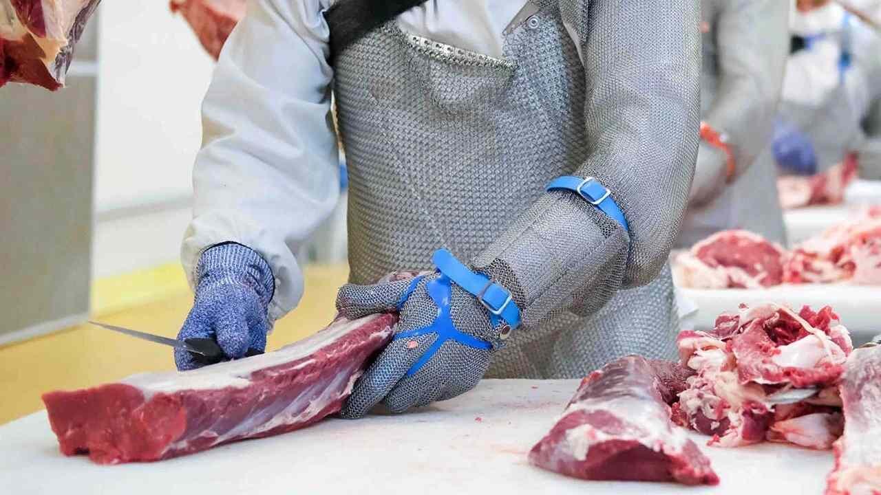 VATANDAŞIN YİYEMEDİĞİ ETİ HANGİ ŞİRKETLER BÖLÜŞTÜ?…