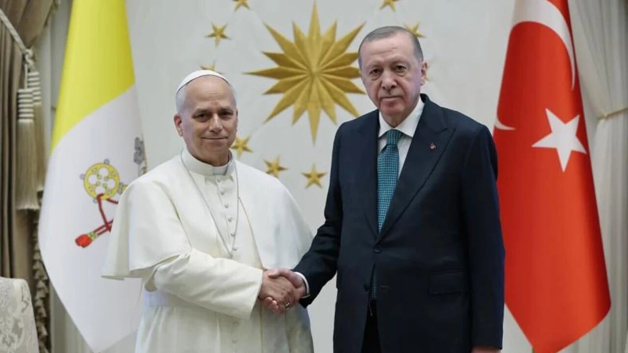 DESTİCİ: ” PAPA’NIN ZİYARETİ BÜYÜK BİR PLANIN DIŞAVURUMU…”