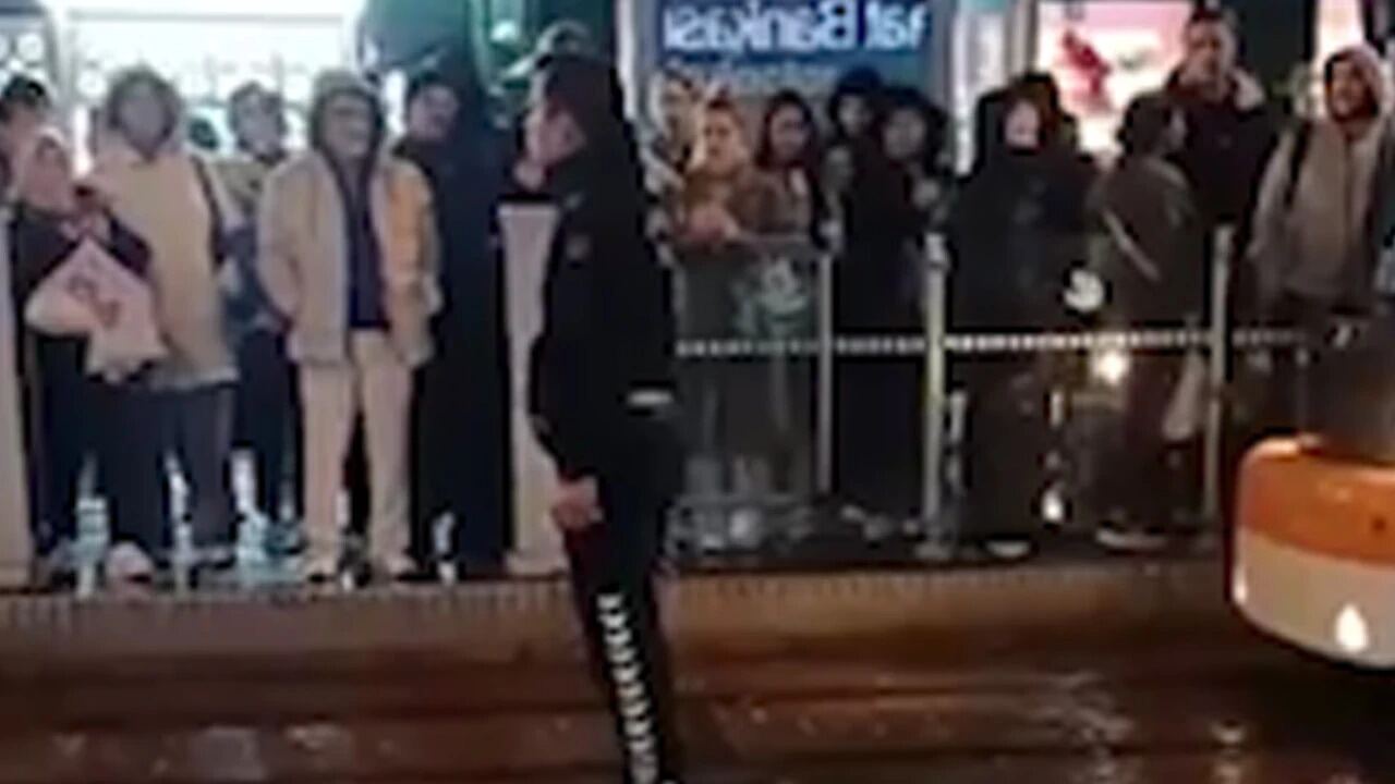 AÇILIM SÜRECİNE İSYAN ETTİ, GÖREVDEN UZAKLAŞTIRILDI…