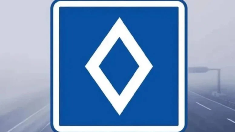 BU TRAFİK LEVHASI TANITILDI. PEKİ ANLAMI NE?…