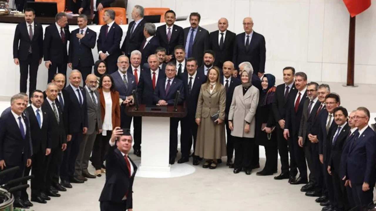 OSMAN GÖKÇEK PAYLAŞTI, BÜTÇE GÖRÜŞMELERİNE SADECE 42 AKP’Lİ VEKİLİN KATILDIĞI ORTAYA ÇIKTI!…