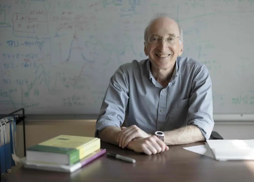 NOBEL ÖDÜLLÜ FİZİK’ÇİDEN, YAPAY ZEKA’YI: “BEYNE ZARAR VERMEDEN” KULLANMANIN ENİYİ YOLU…