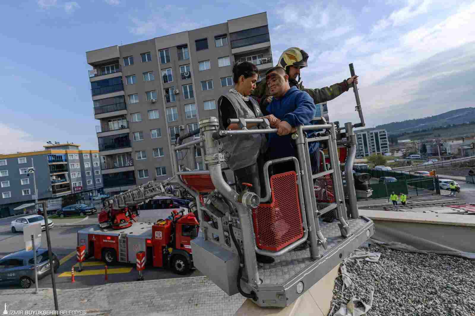 AFET ANINDA KİMSE GERİDE KALMASIN.. BÜYÜKŞEHİR’DEN FARKLI ENGEL GRUPLARINA FARKLI SENARYO’LU TATBİKAT…