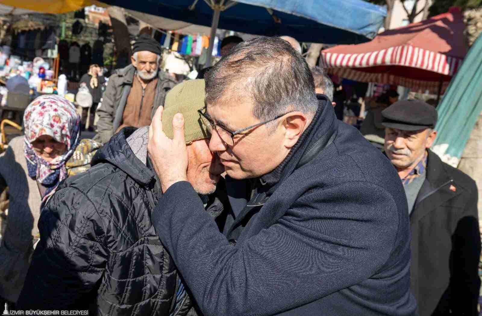 İZMİR’DE EMEKLİ YURTTAŞIN İMDADINA BÜYÜKŞEHİR YETİŞİYOR…