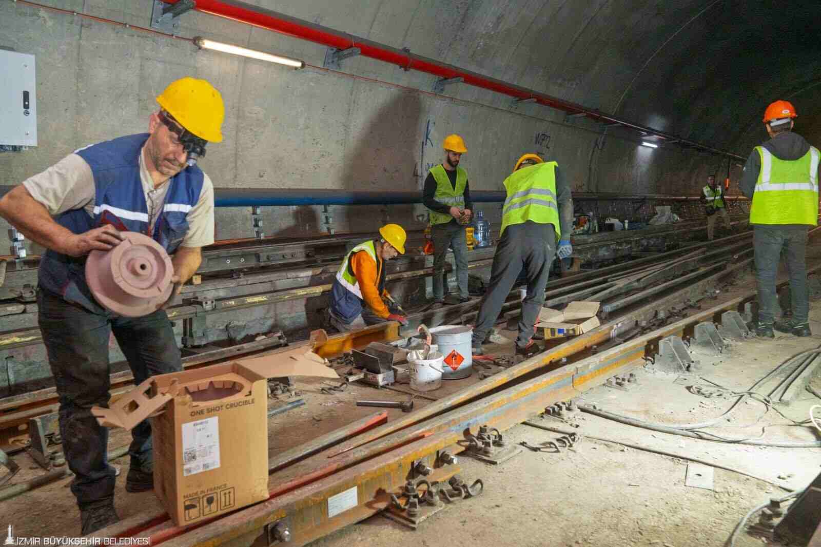 İZMİR METROSUNDA GÜVENLİK İÇİN YOĞUN MESAİ…