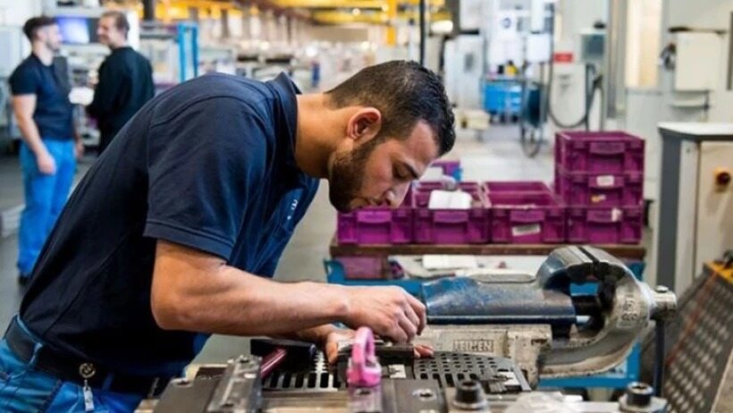 ALMANYA’DA TÜRKLER VE DİĞER ÜLKELERİN İNSANLARI NE KADAR KAZANIYOR?, İŞTE TABLO…