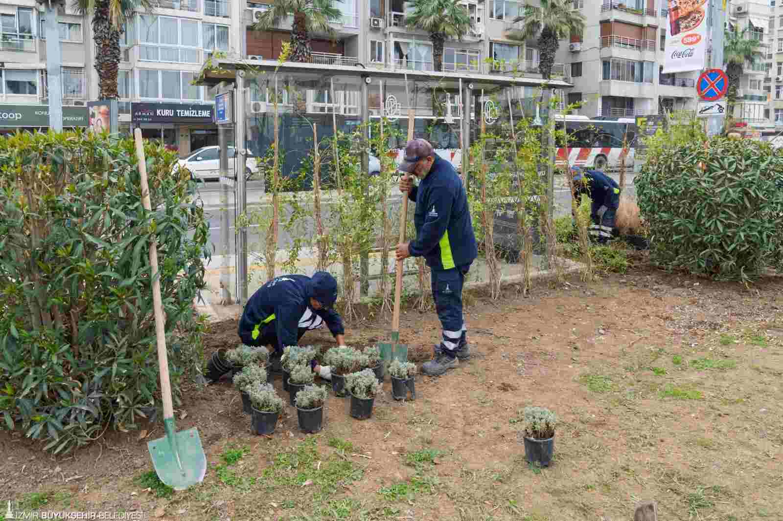 BÜYÜKŞEHİR’İN: “YEŞİL DURAK” PROJESİYLE İZMİR NEFES ALACAK…