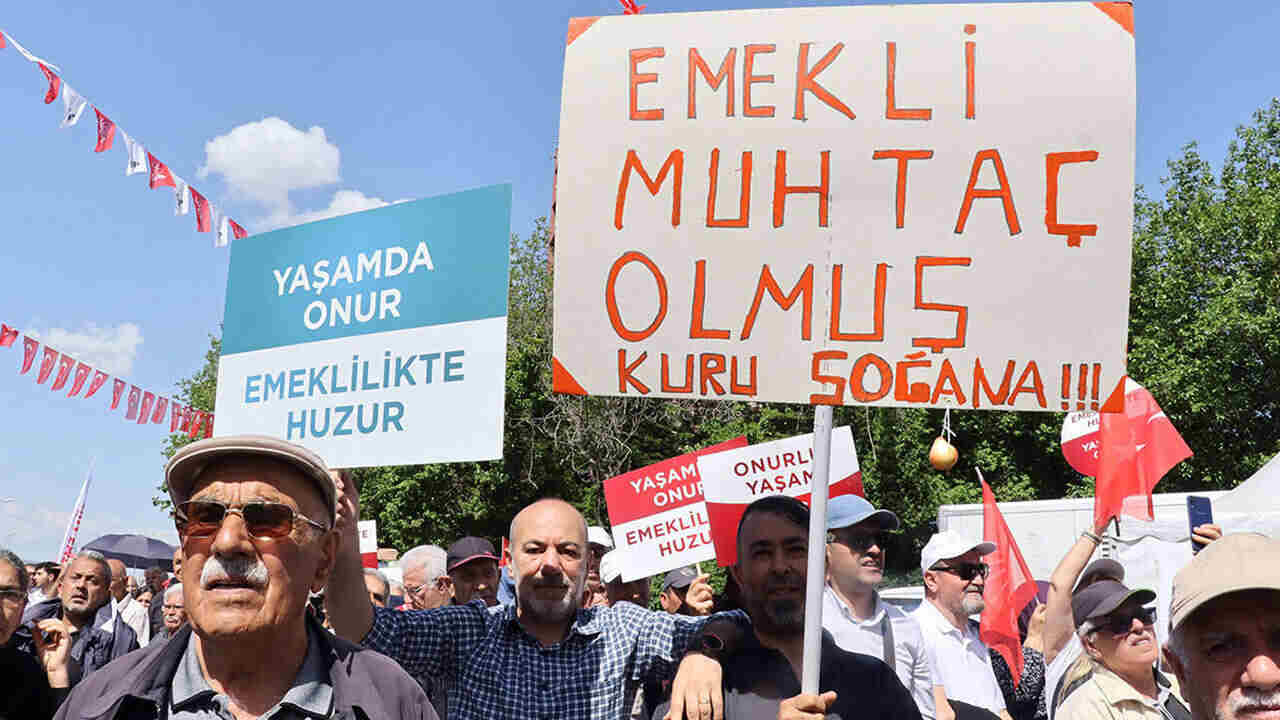 EMEKLİLERE: “KİME OY VERİYORSUN” DİYE SORDULAR, ŞU YANITLARI ALDILAR…