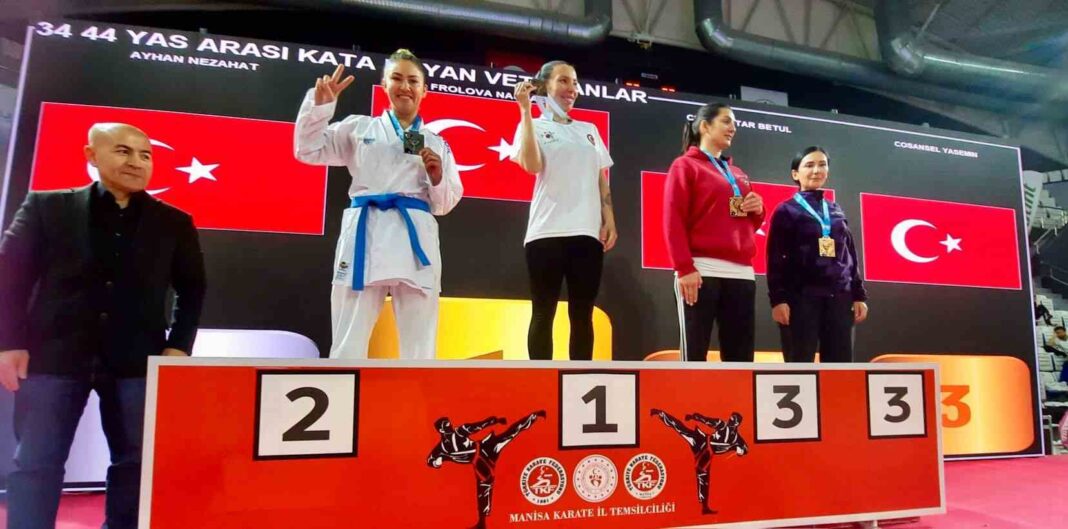 Aliağa Belediyesi Karate Antrenörü Nezahat Ayhan Türkiye Şampiyonu Oldu…