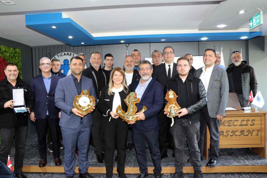 ŞİMŞEK: “ALİAĞA LİMANLARI NET TON’DA 2025’İ LİDER KAPATTI, 2026’YA LİDER BAŞLADI…”